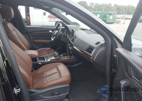 2018 Audi Q5 2.0T Premium/2.0T Tech Premium z USA, uszkodzony, nr VIN WA1BNAFY6J2100245